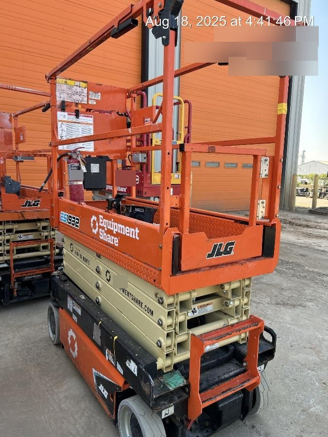 2023 JLG ES1932