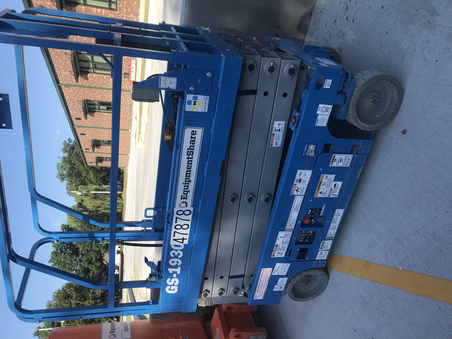 2019 Genie GS-1930 Fixed Rails with Chain Entry