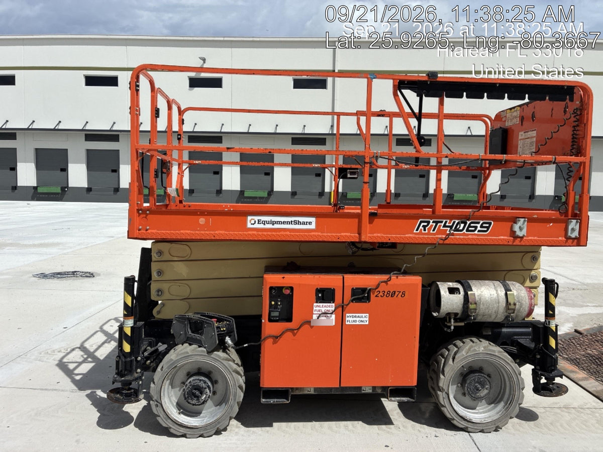 2022 JLG RT4069