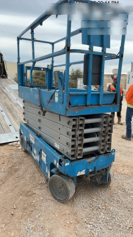 2017 Genie GS-3232 Genie GS3232 Narrow 32' Scissor Lift