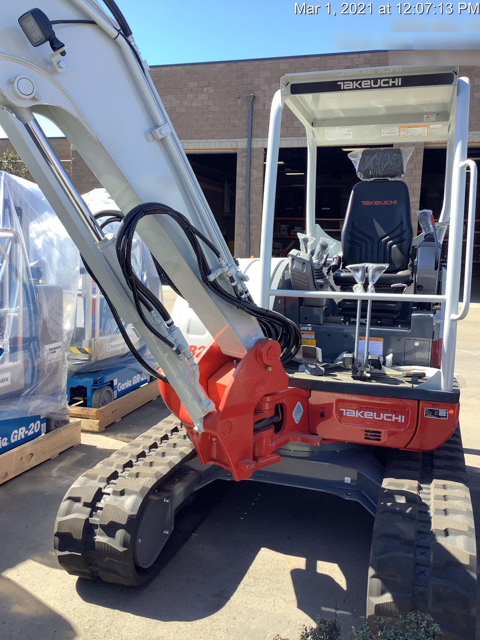 2021 TAKEUCHI TB250-2