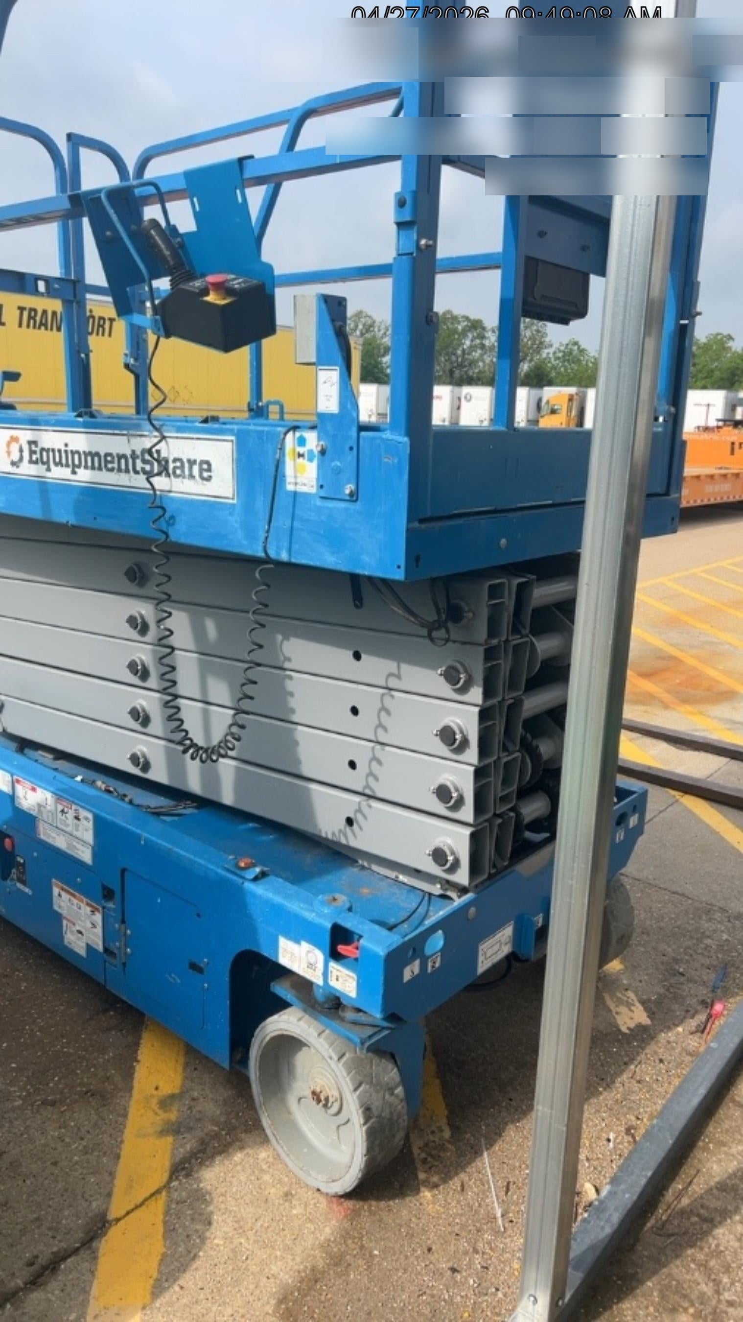 2019 Genie GS-4047 Folding rails with half height swing gate