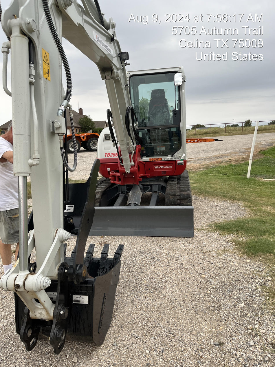2024 TAKEUCHI TB250-2CR