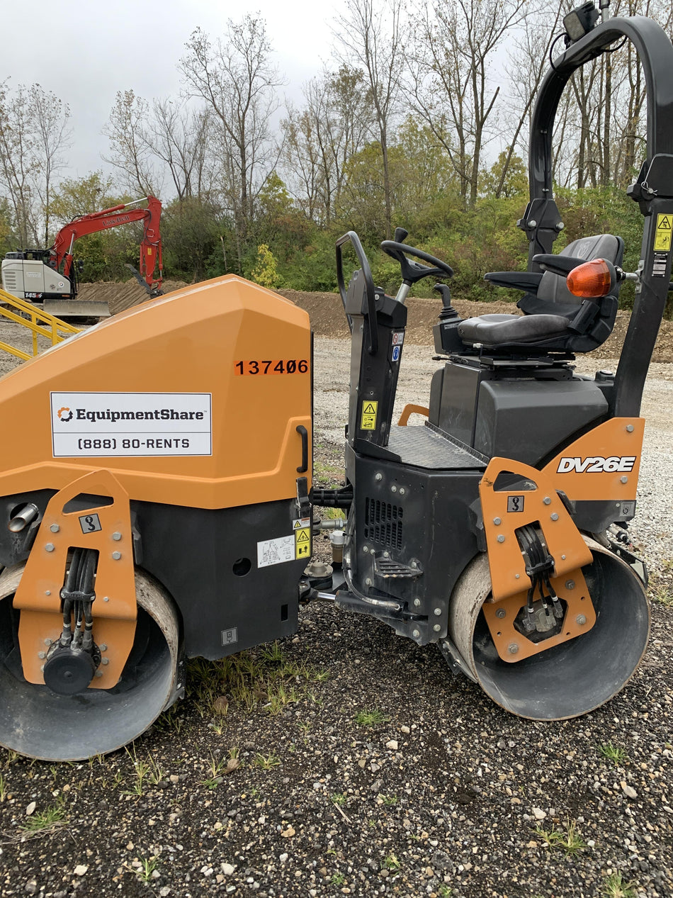 2021 CASE DV26E