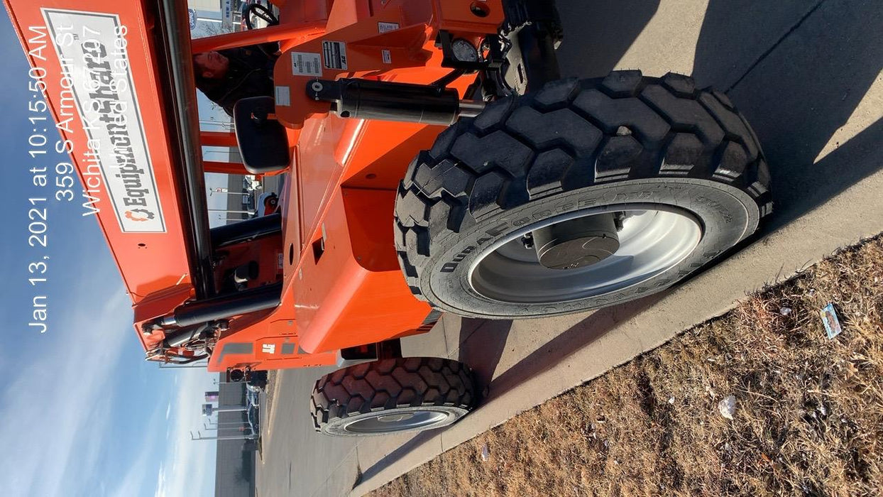 2020 Skytrak 8042 74 Hp, FF Tires, Work Lights, Beacon, Aux Hydraulics, Back up Alarm, Lifting Eye, ES Decals