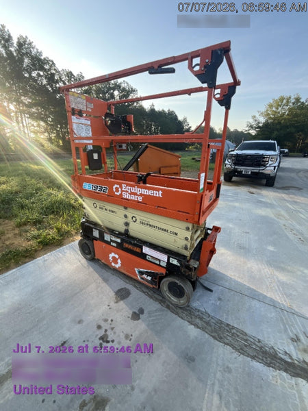2022 JLG ES1932