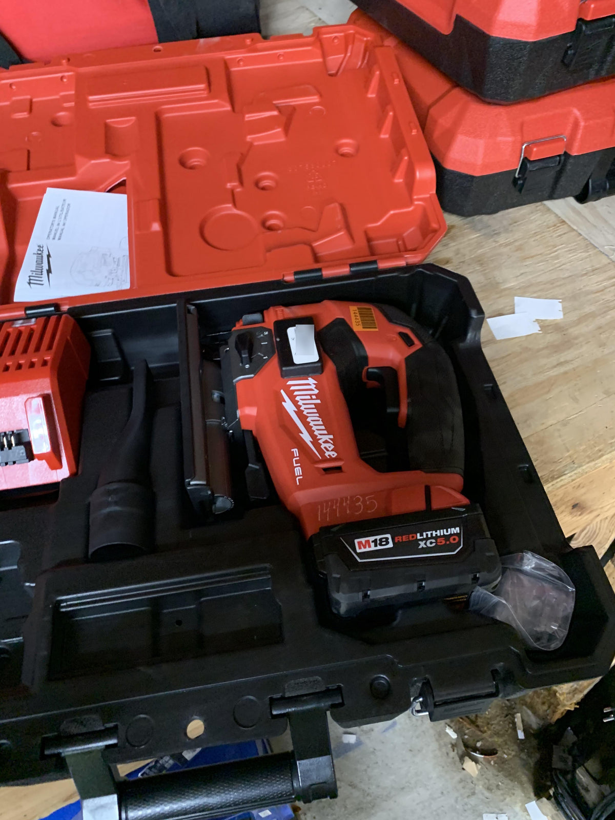 2021 MILWAUKEE 2737-21