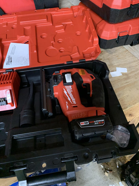 2021 MILWAUKEE 2737-21