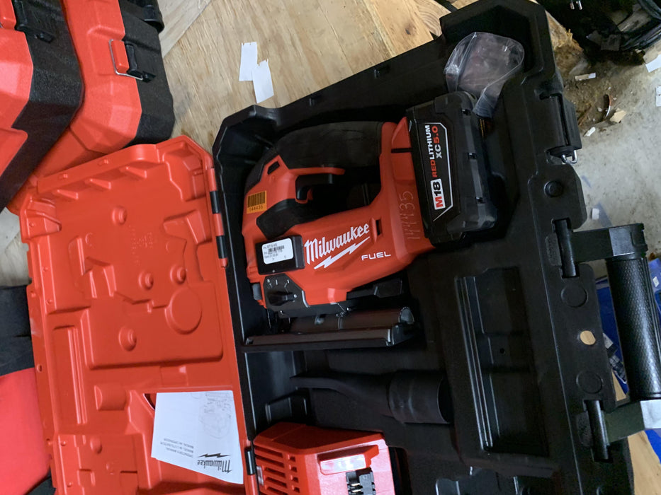 2021 MILWAUKEE 2737-21