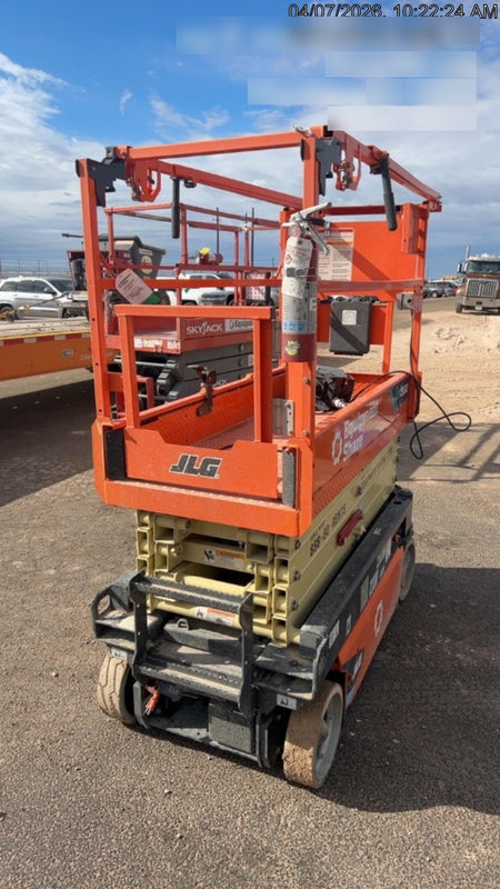 2025 JLG ES1932