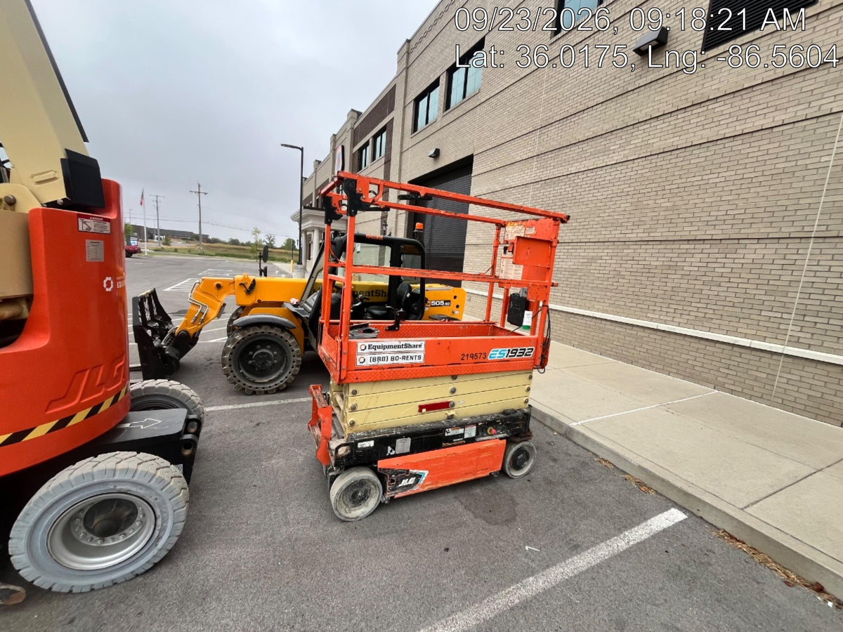 2022 JLG ES1932