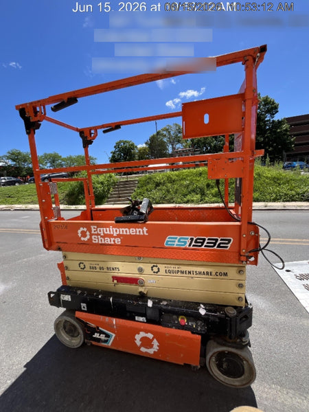 2023 JLG ES1932