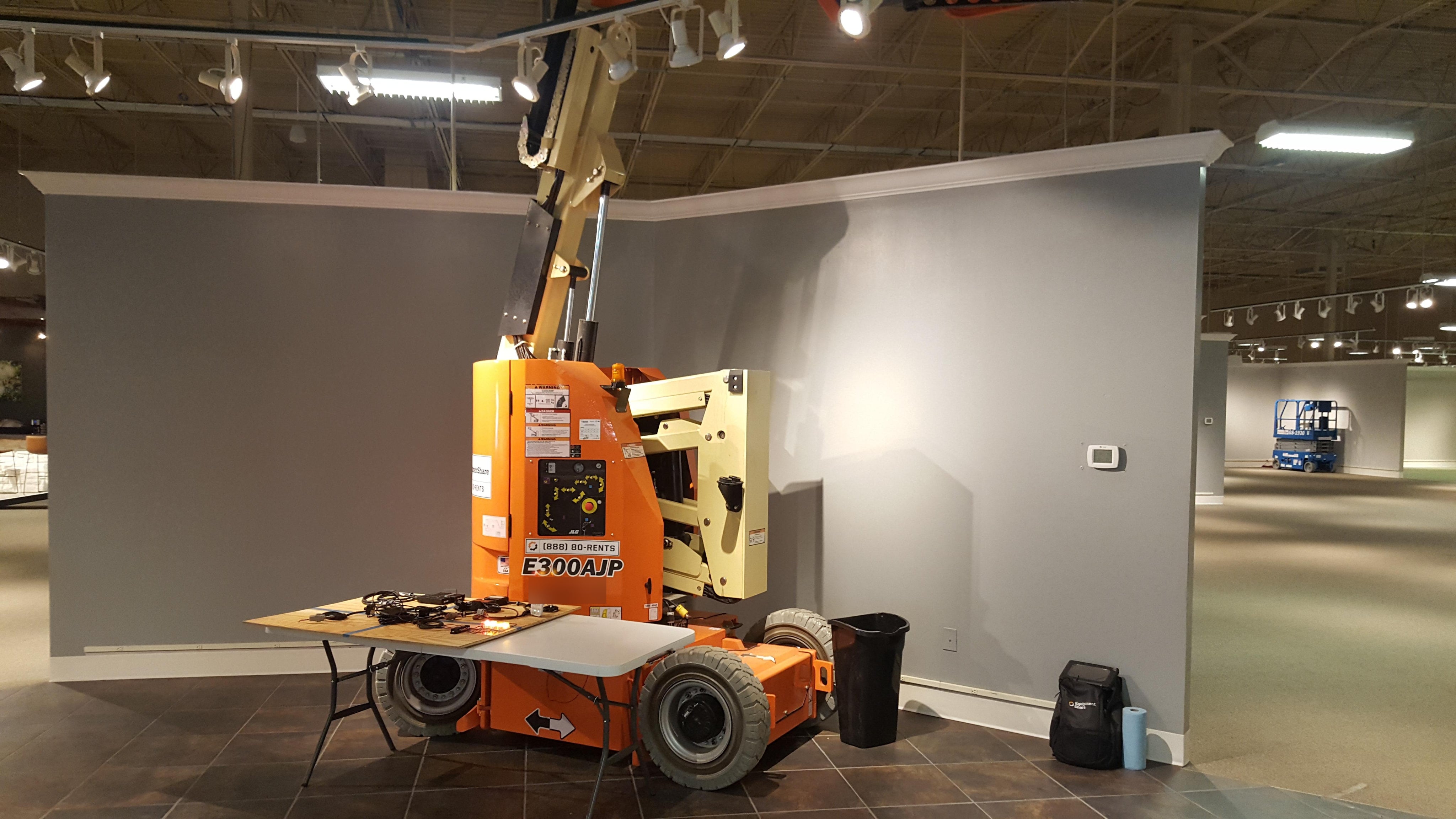2019 JLG E300AJP
