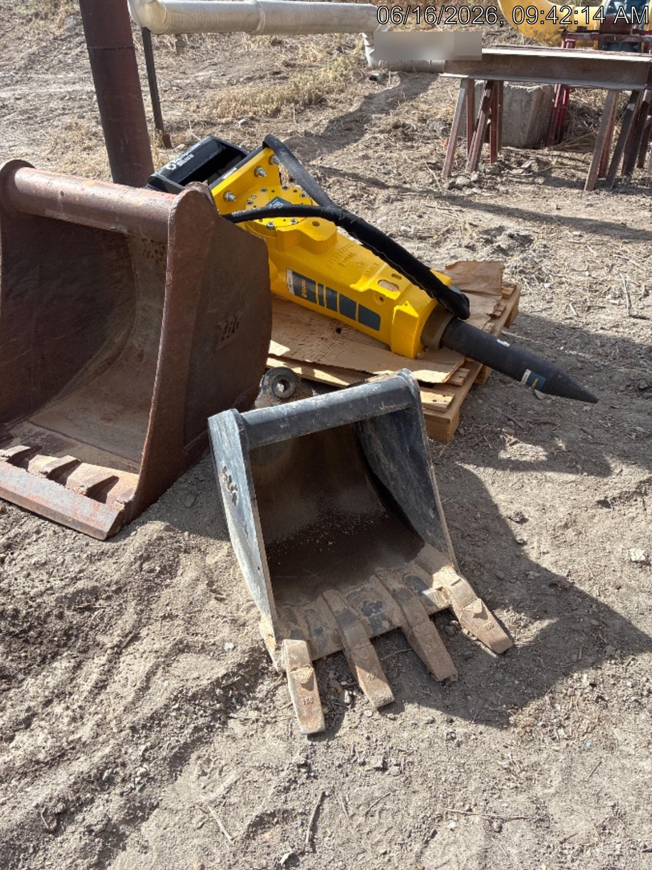 2025 TAKEUCHI 18" HD Bucket - Takeuchi