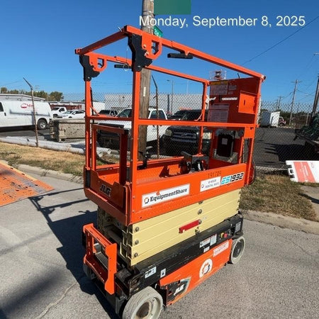 2021 JLG ES1932