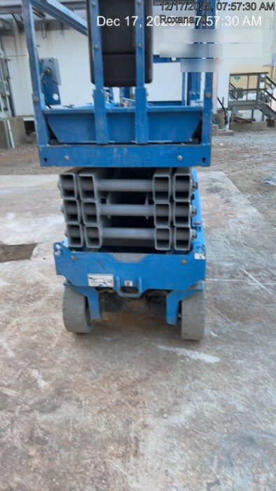 2019 Genie GS-2632 Folding rails with half height swing gate