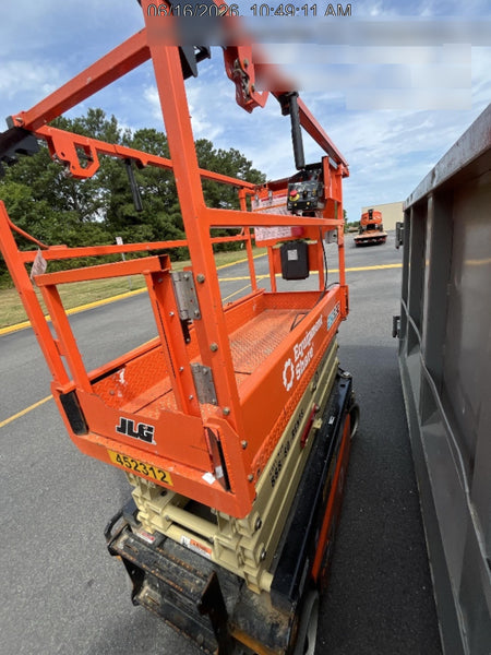 2024 JLG ES1932