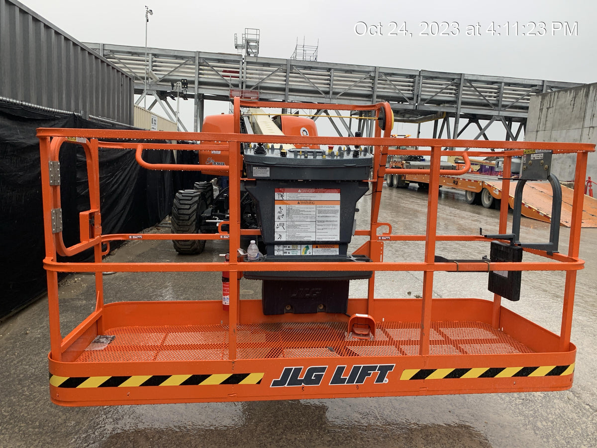 2023 JLG 600S