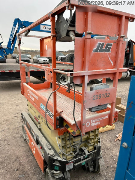 2022 JLG ES1932