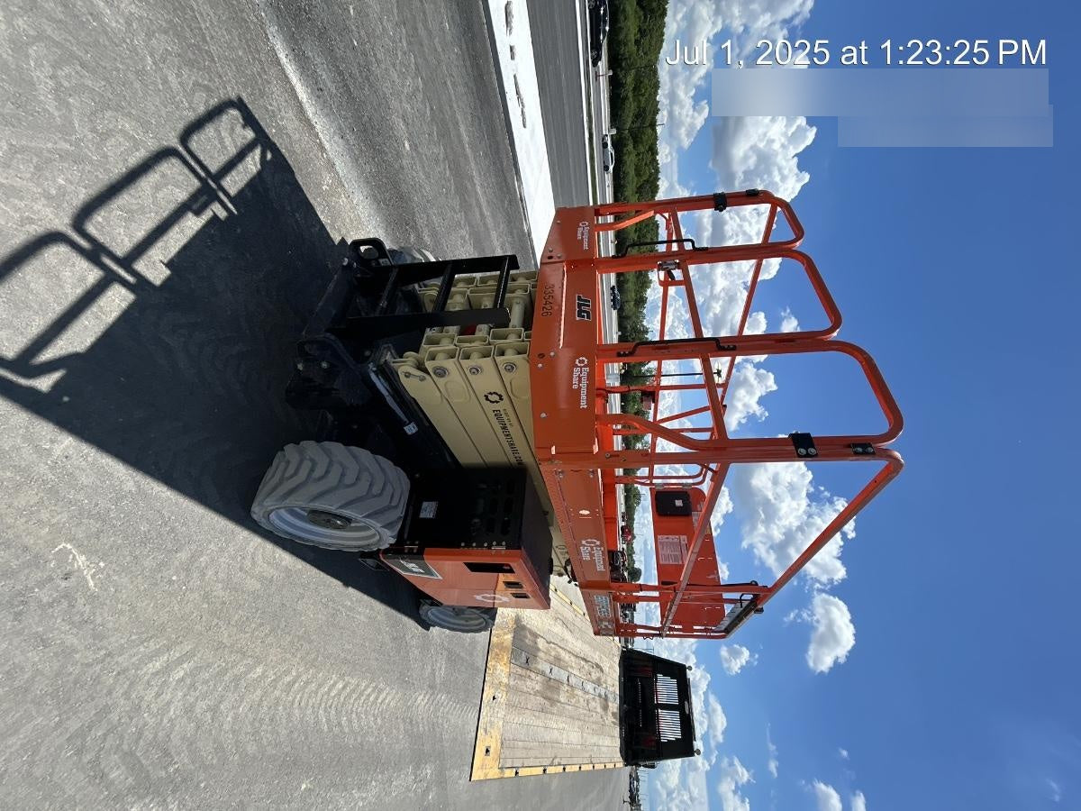 2023 JLG ERT4069