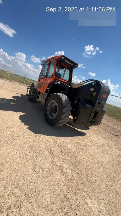 2025 JLG 1732