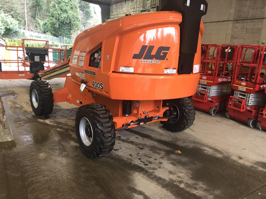 2019 JLG 400S