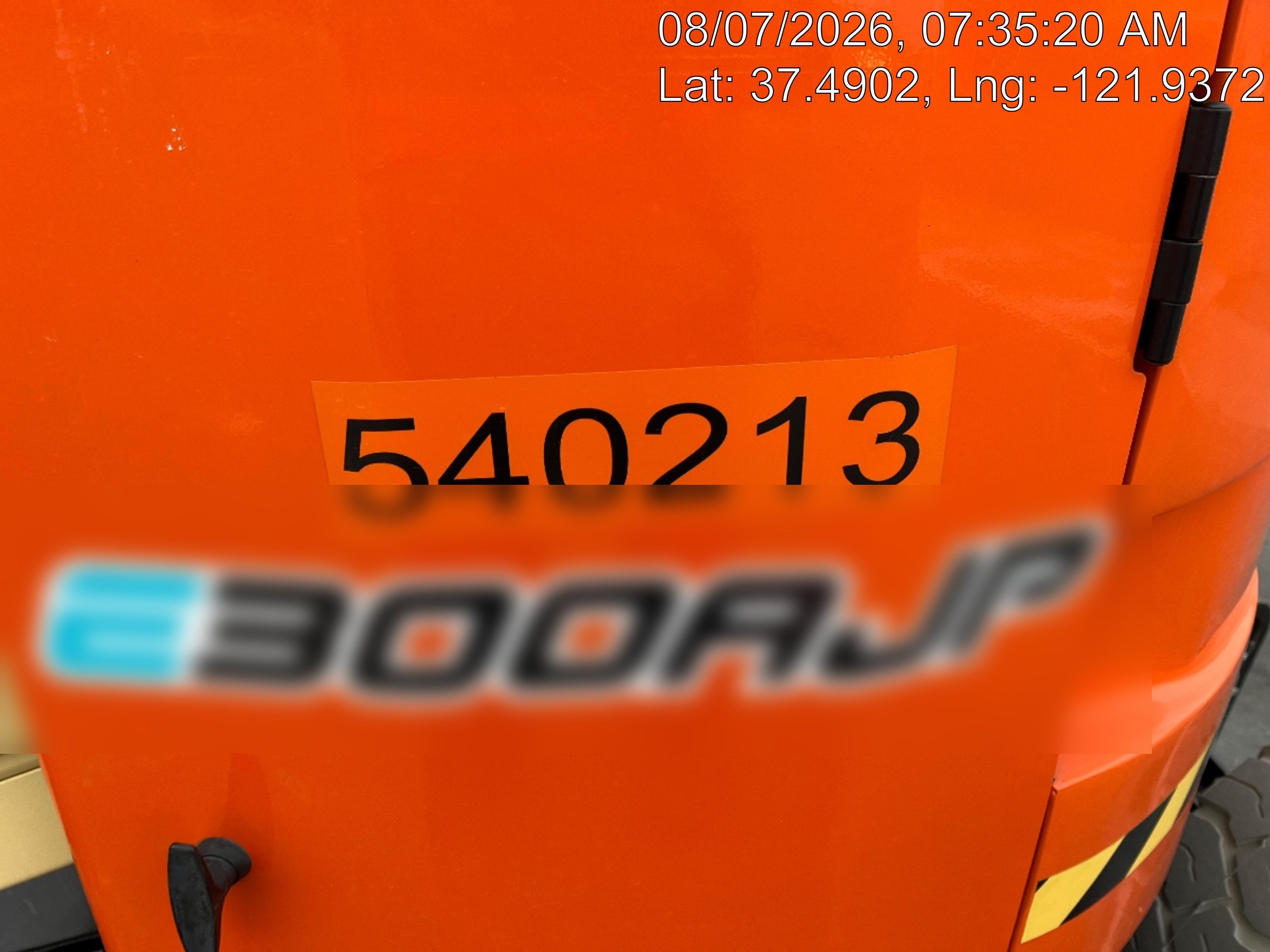2025 JLG E300AJP