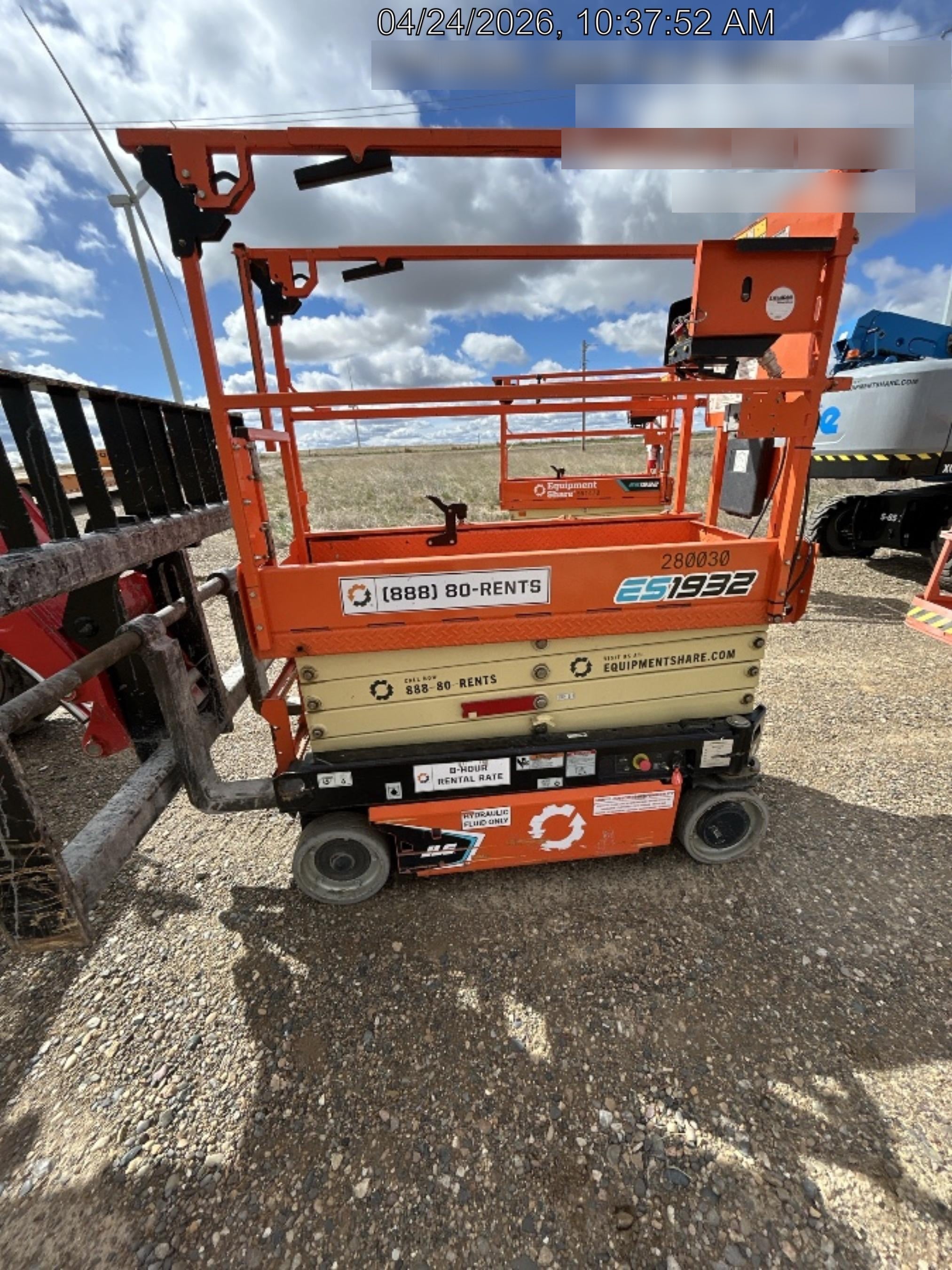 2022 JLG ES1932