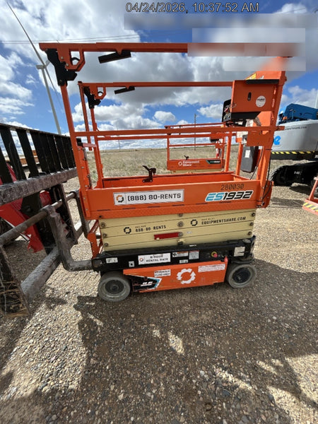 2022 JLG ES1932