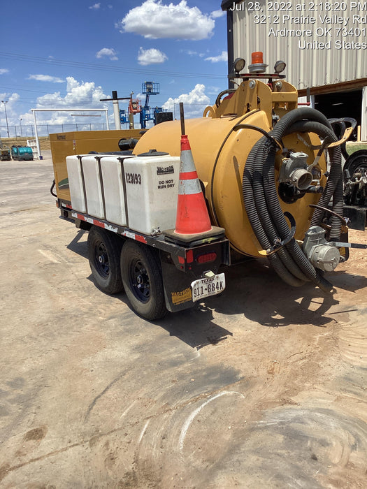 2021 Vac-Tron LP573XDT 500 Gallon Debris Tank w/ Hydraulic Tilt, two (2) 100 Gallon Water Tanks, Low Profile Torsion Axles (12,000 GVWR)