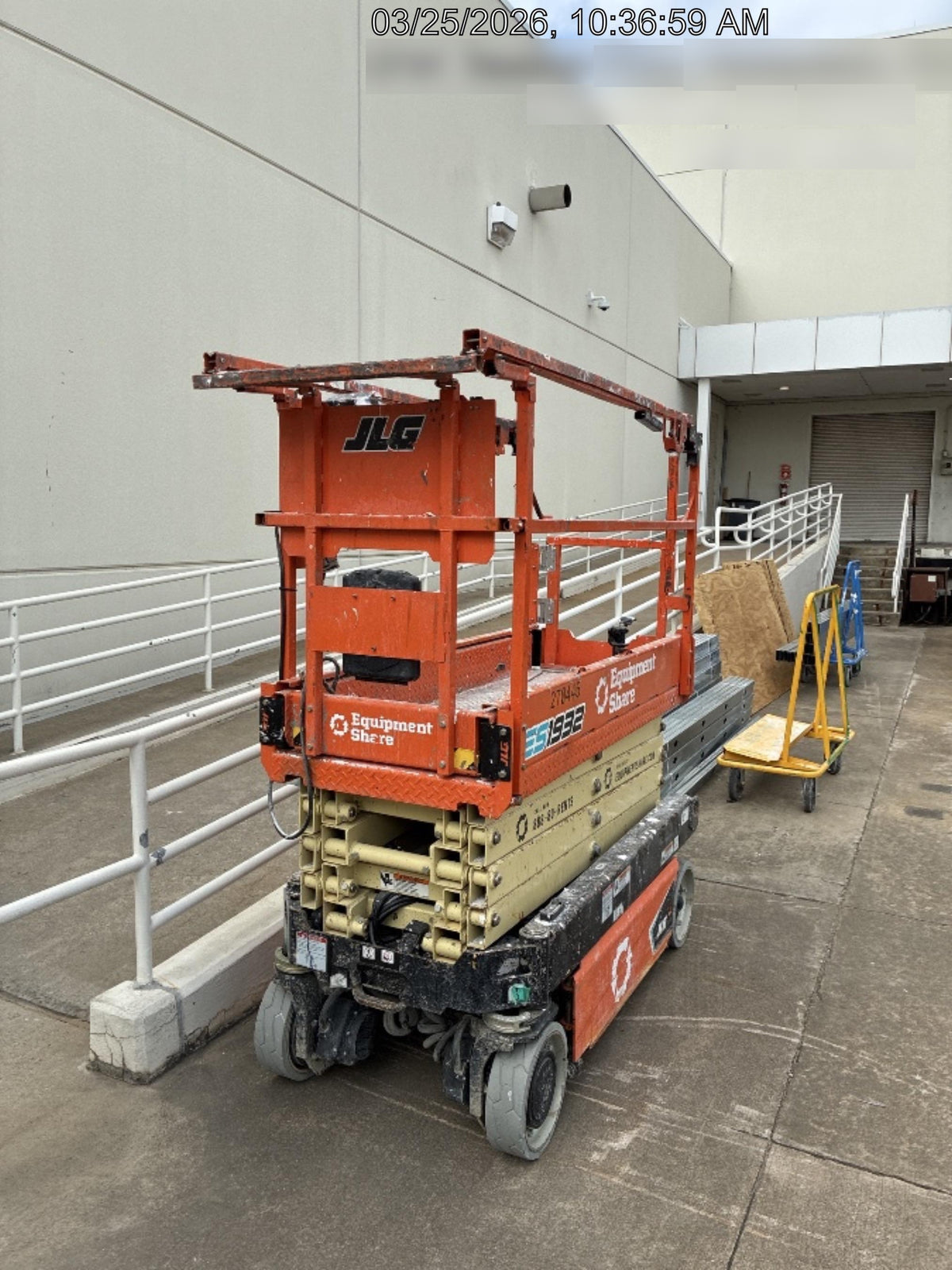2022 JLG ES1932