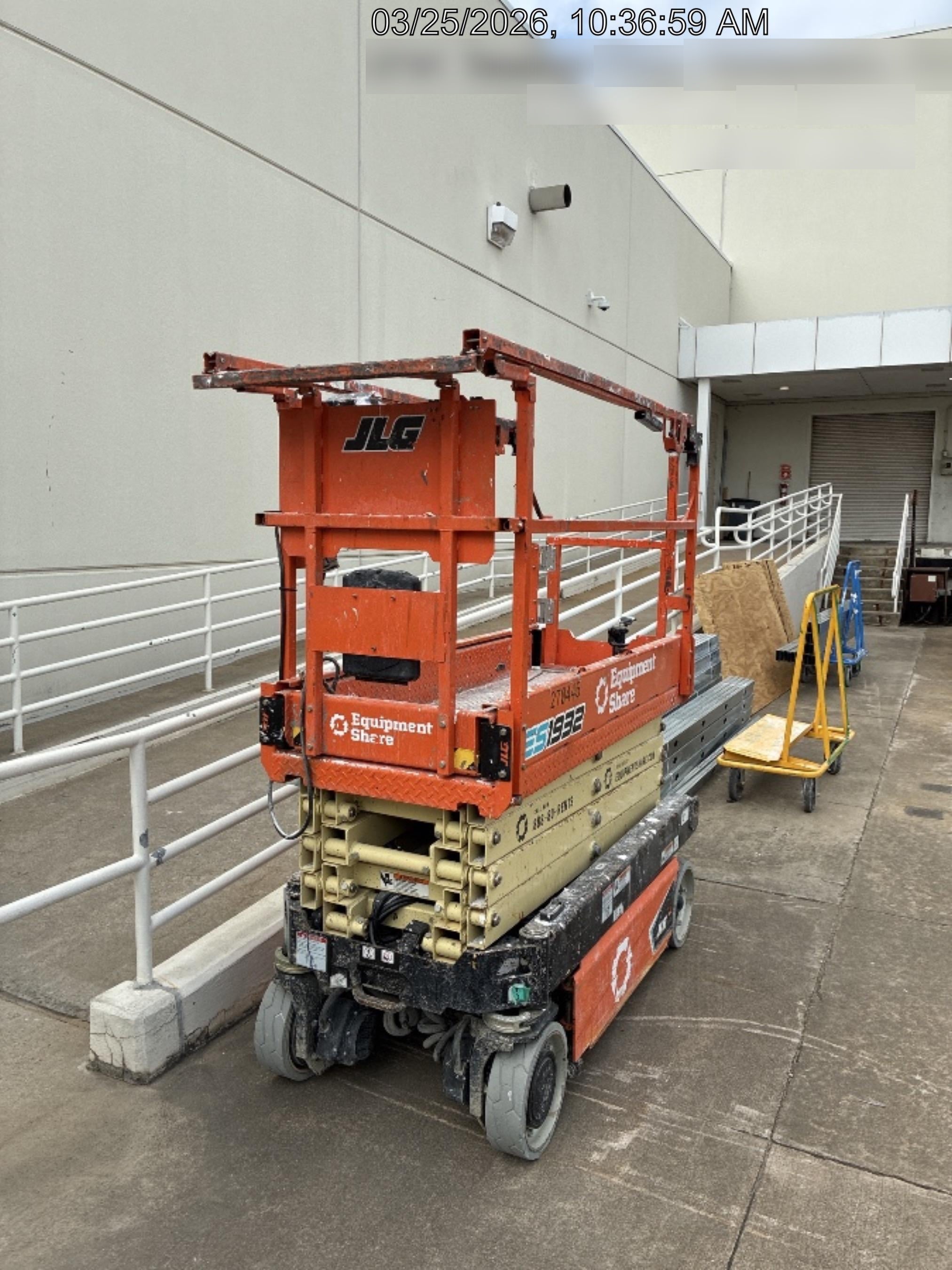 2022 JLG ES1932