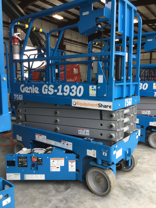 2017 Genie GS-1930 Genie GS-1930 Lift w/Fixed Rail and Chain Entry