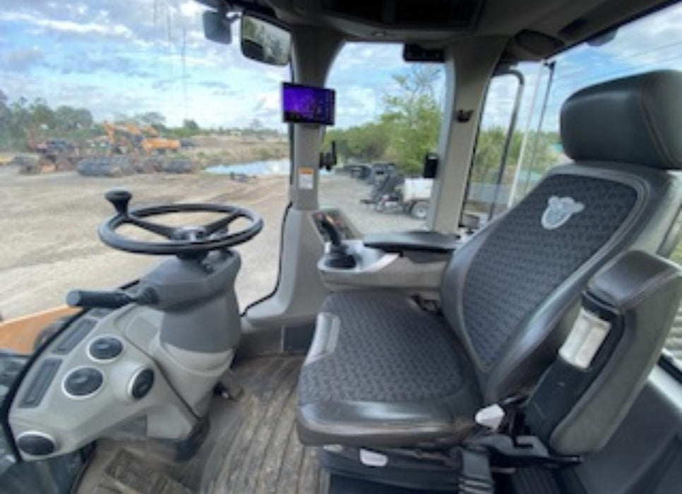 2018 Case 821G CLOSED CAB, 1 FUNCTION, JRB 418 STYLE HYD COUPLER