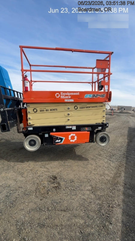2022 JLG ES3246