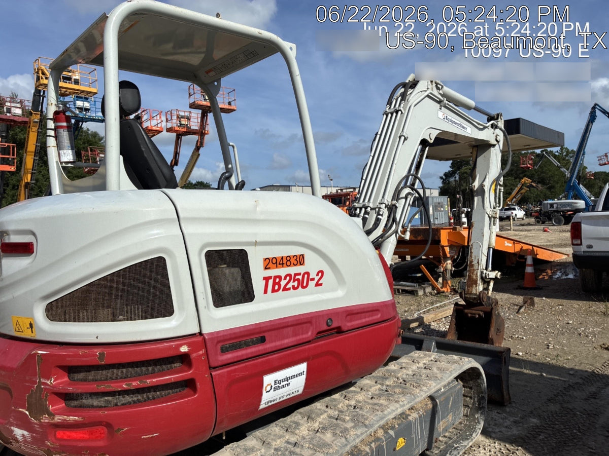 2023 TAKEUCHI TB250-2R