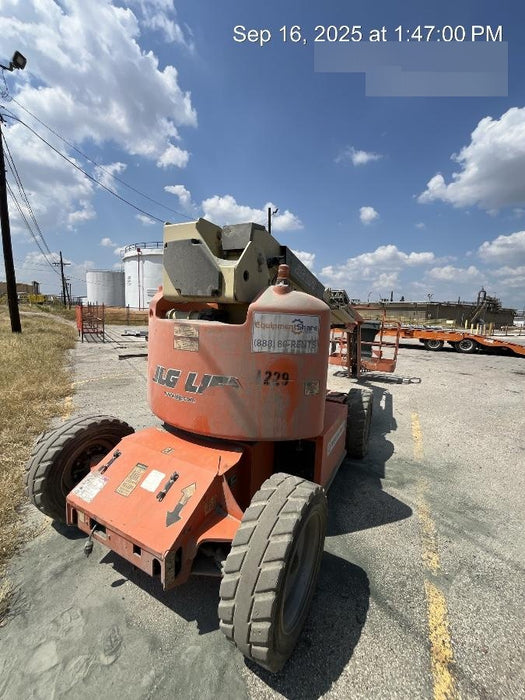 2016 JLG E450AJ