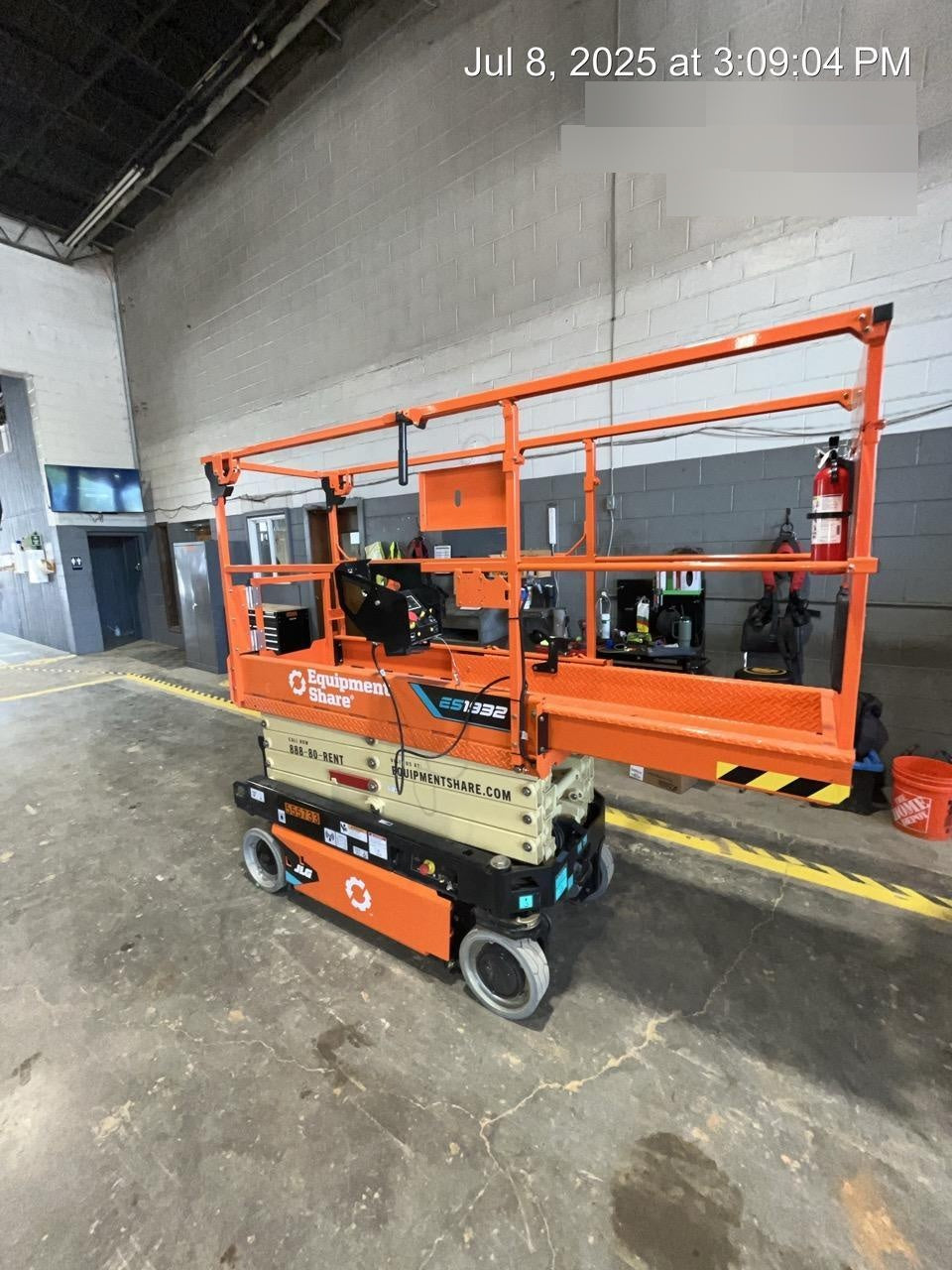 2025 JLG ES1932
