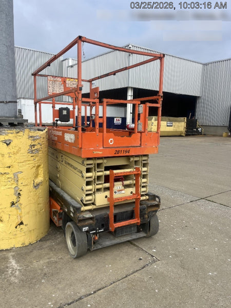 2022 JLG ES3246