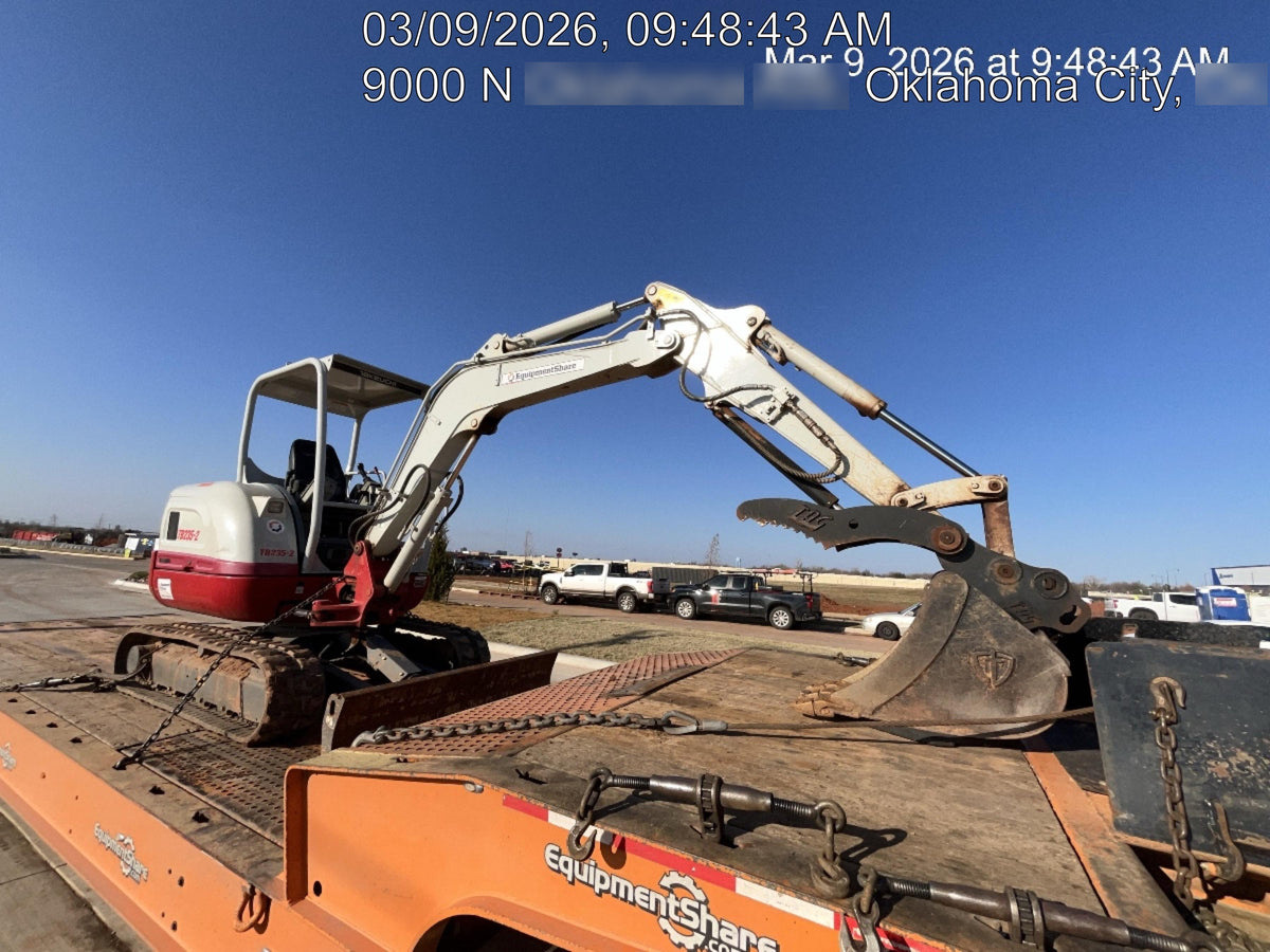 2022 TAKEUCHI TB235-2R