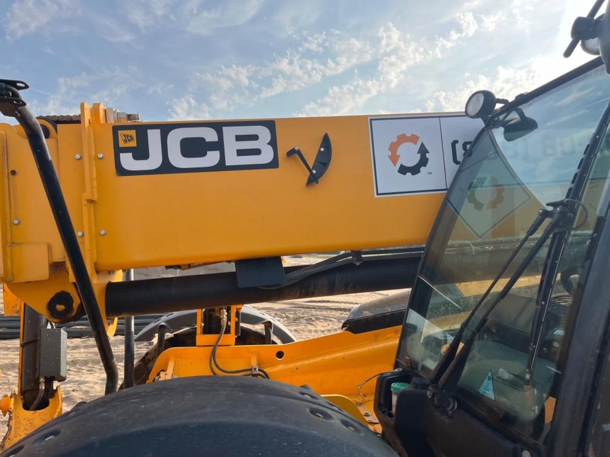 2021 JCB 512-56