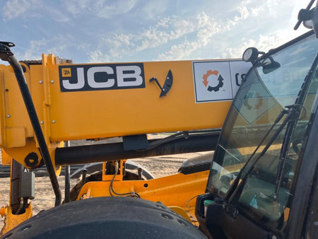 2021 JCB 512-56