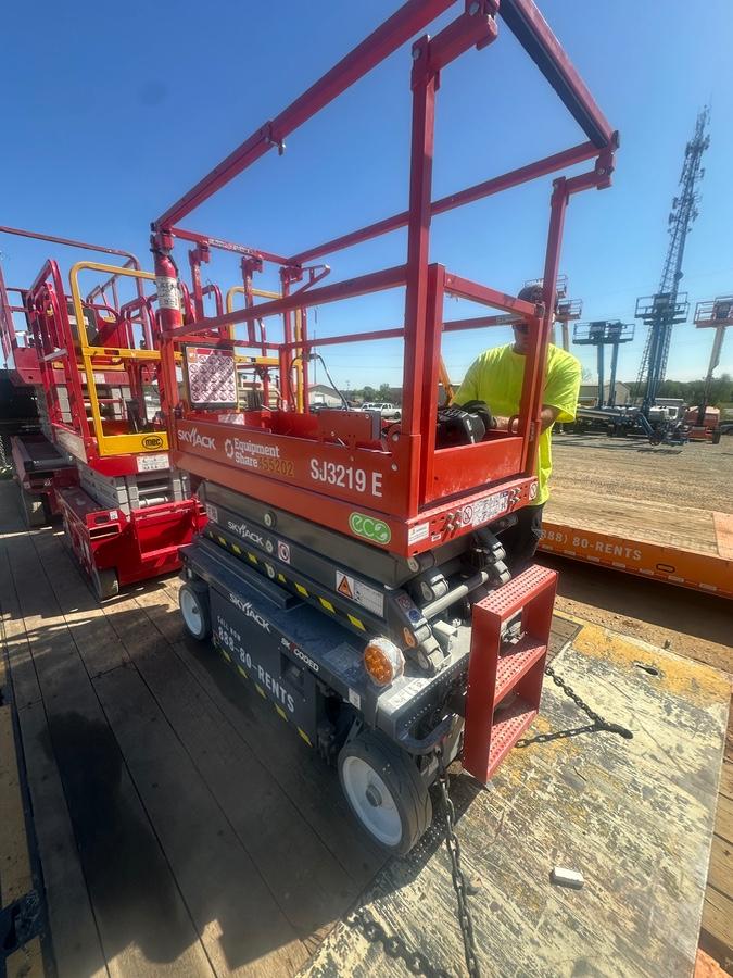 2024 Skyjack SJ3219 Electric Drive, Sld NM Tires, DBcns, RFRails, Power to Platform, T3 + Access Control