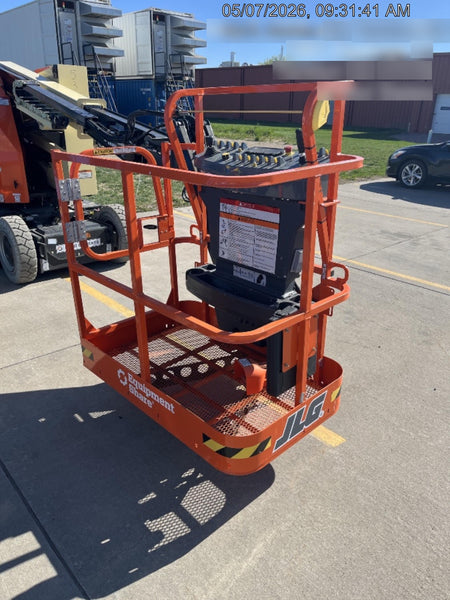 2025 JLG E300AJP