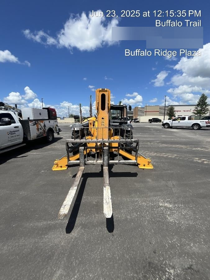 2023 JCB 510-56