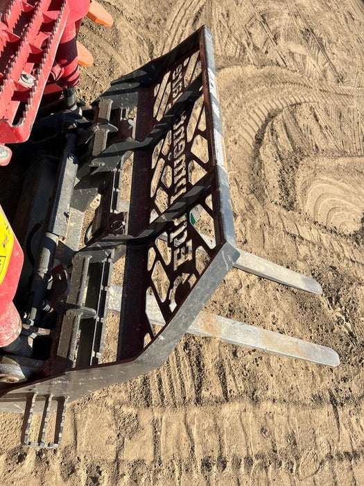 2021 PALADIN 48" Pallet Forks - Paladin