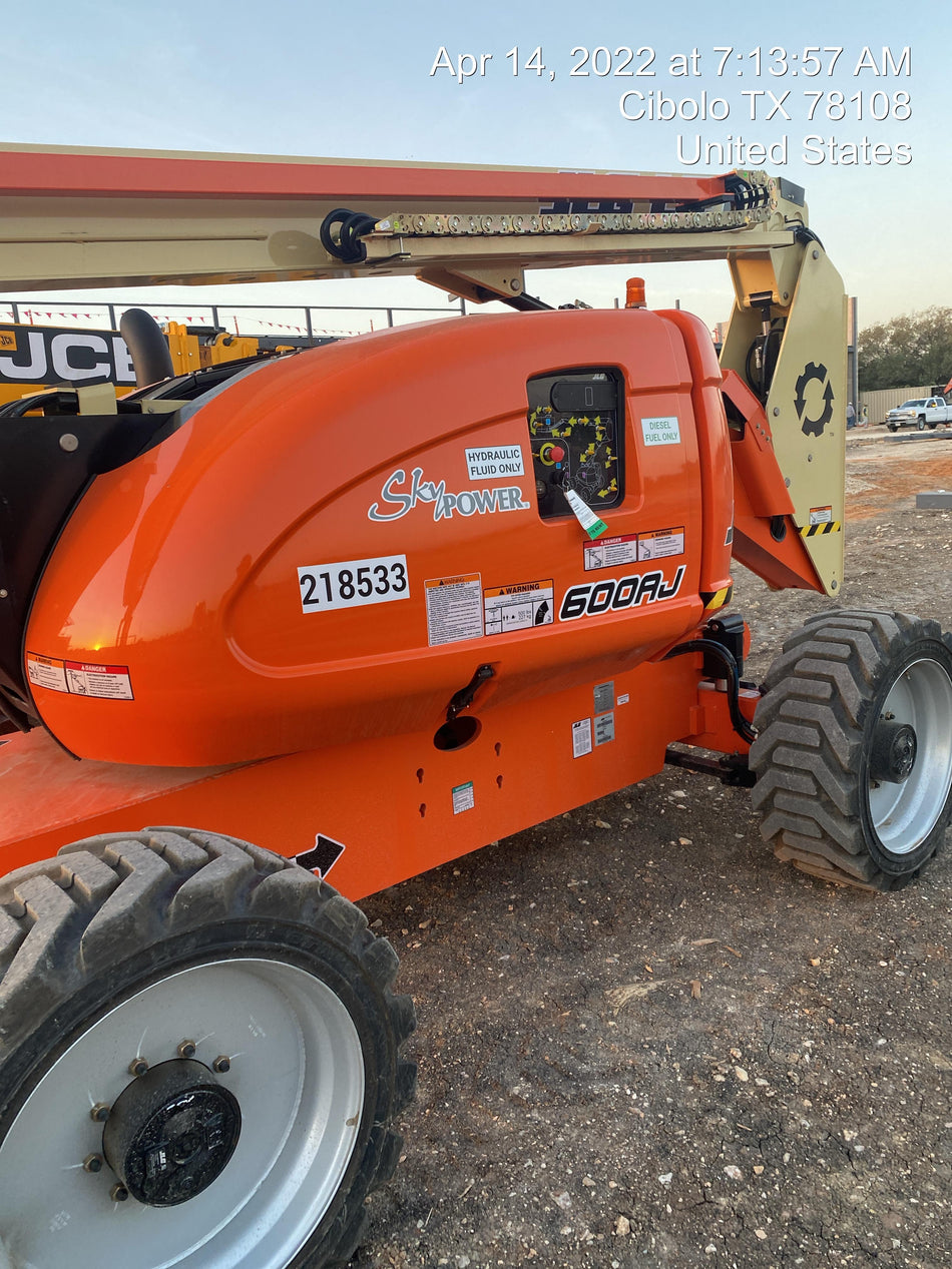 2022 JLG 600AJ