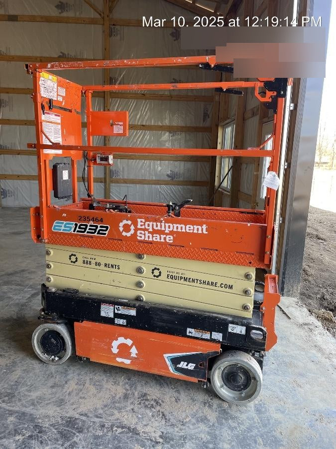 2022 JLG ES1932