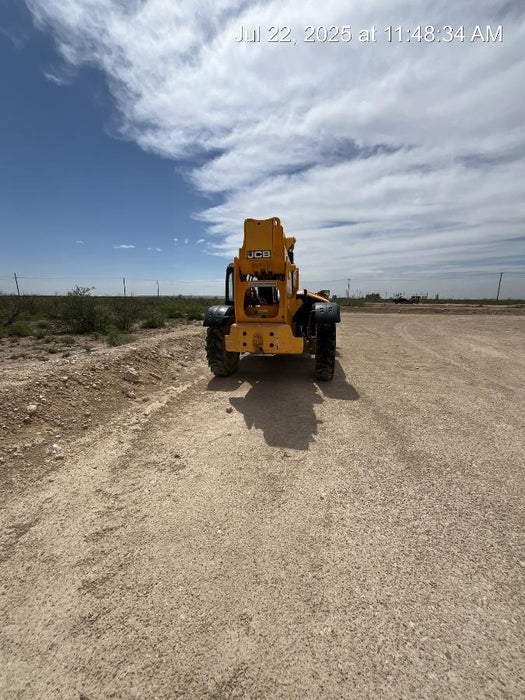 2019 JCB 512-56 Canopy, 109 HP, Solid Tires, STD Worklight, Beacon, Aux Hydraulics, Lifting Eye, Back up Alarm w/66" Carriage/60" Forks