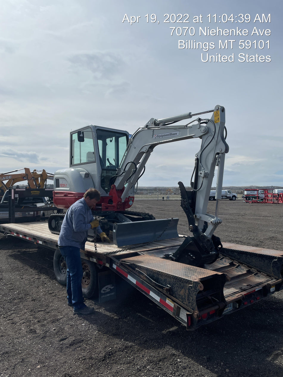 2022 TAKEUCHI TB235-2CR